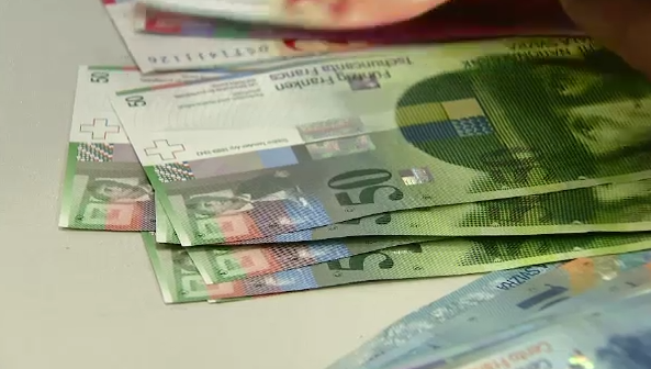 Francul elvetian ar putea arunca lumea intr-o noua CRIZA ECONOMICA. Ce consecinte are "Francogeddon-ul" declansat joi