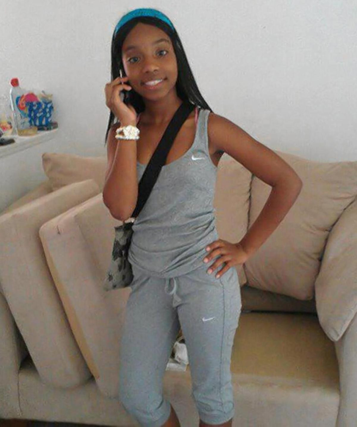 O adolescenta de 14 ani a impuscat mortal o alta tanara, dupa o disputa pe Facebook. Cele doua se certau pe un baiat