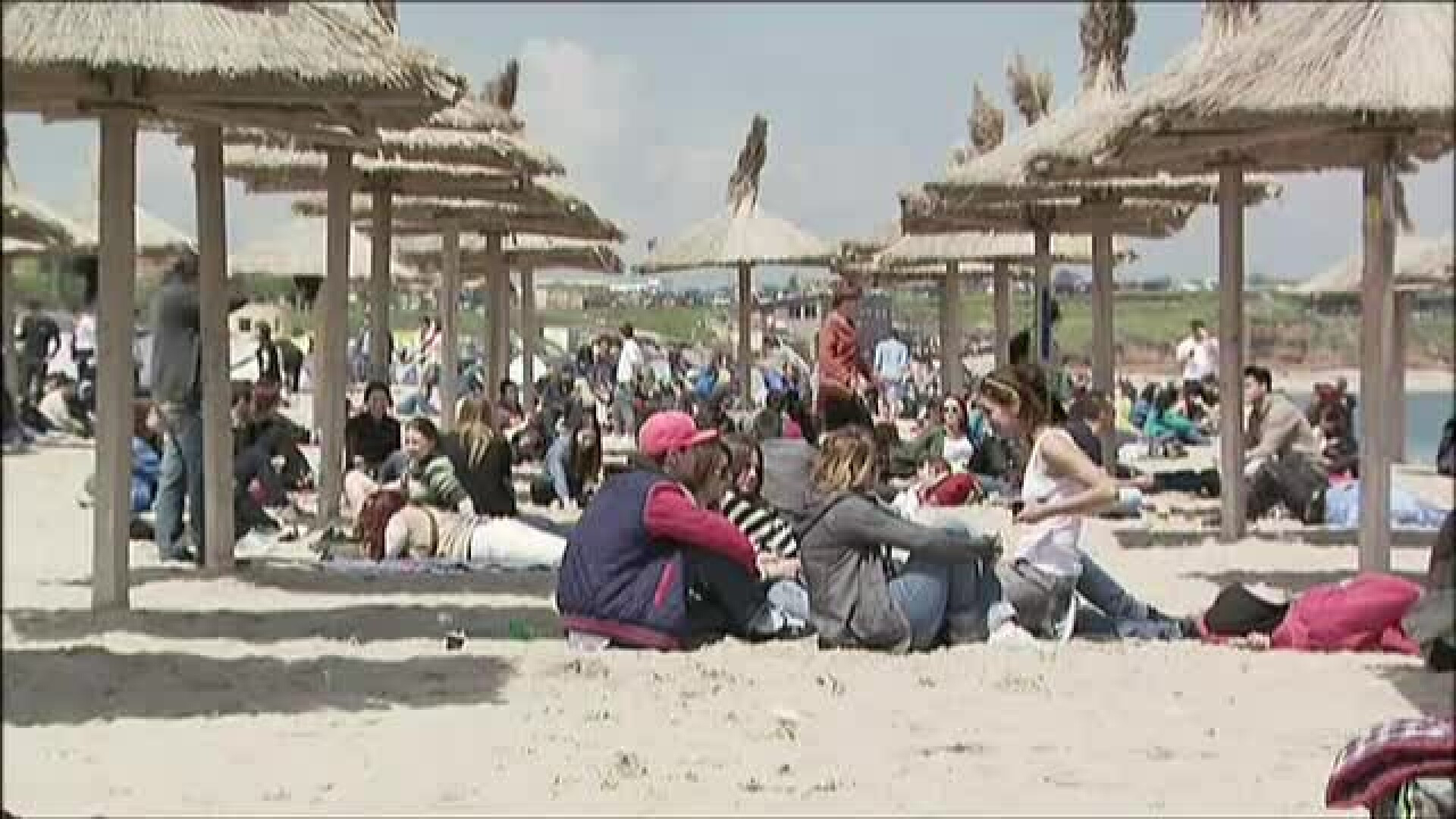 ZIUA MARII EVADARI. Cum au petrecut turistii de la Vama Veche 1 Mai, intr-o zi in care totul a fost perfect pentru ei