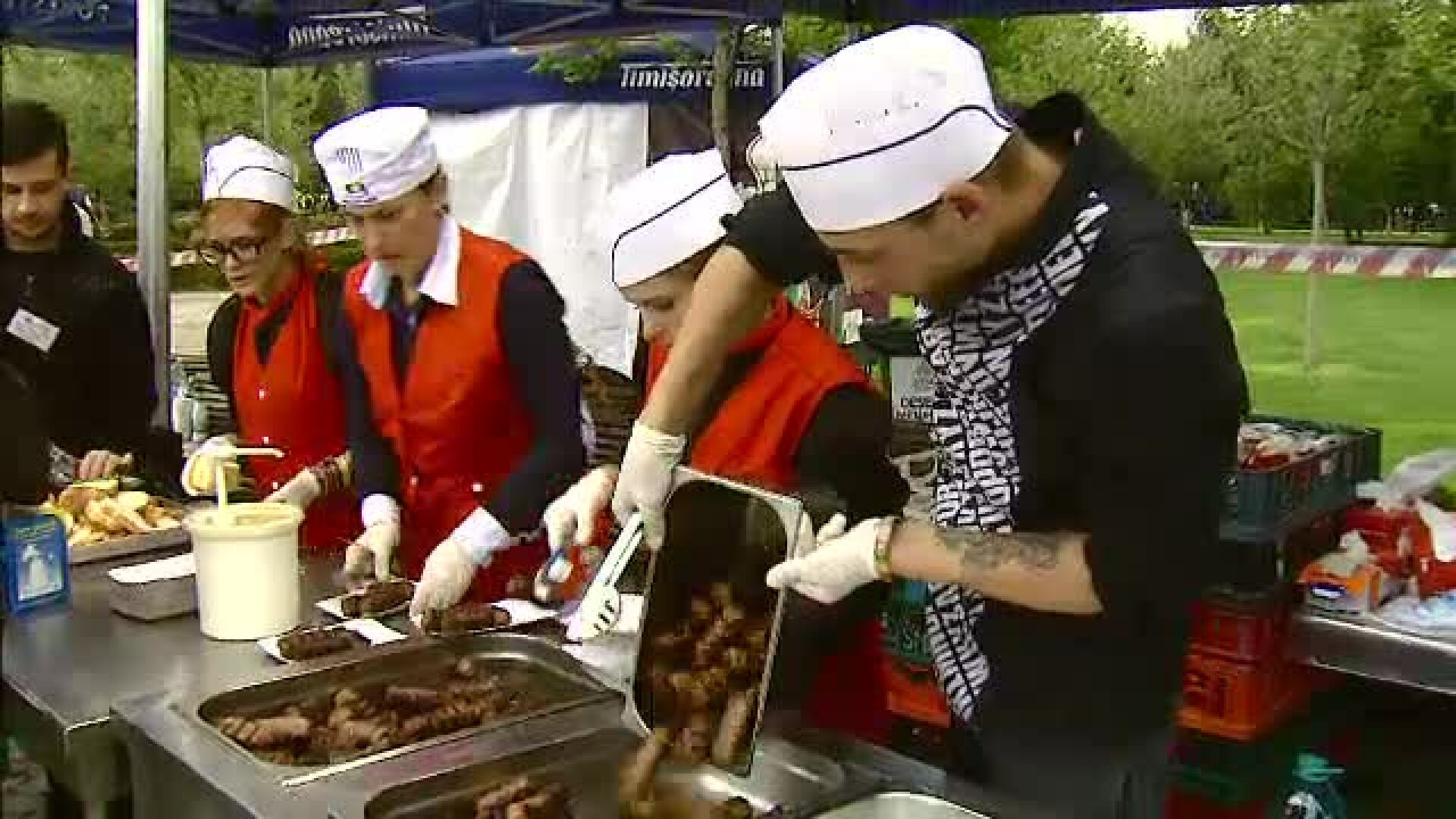 Cati MICI au consumat romanii de 1 Mai. Daca i-am pune cap la cap pe toti care se mananca intr-un an, am ajunge pe Luna