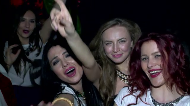 Micul Saint Tropez, pe litoralul romanesc. Mazare a dat startul petrecerii in Mamaia: Sunt in forma. Stai sa imi vina fetele