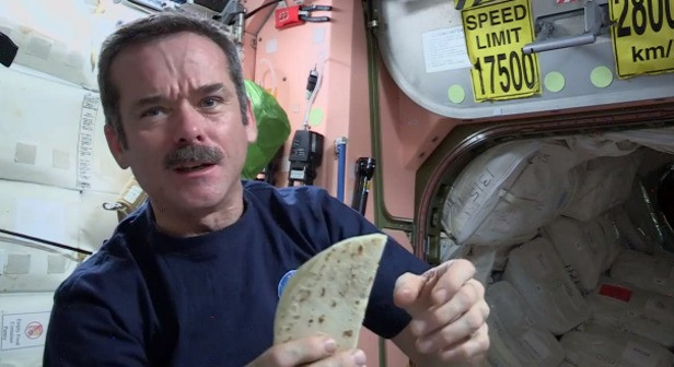 Cum arata de fapt mancarea astronautilor: Ce mananca oamenii care se afla pe orbita Pamantului