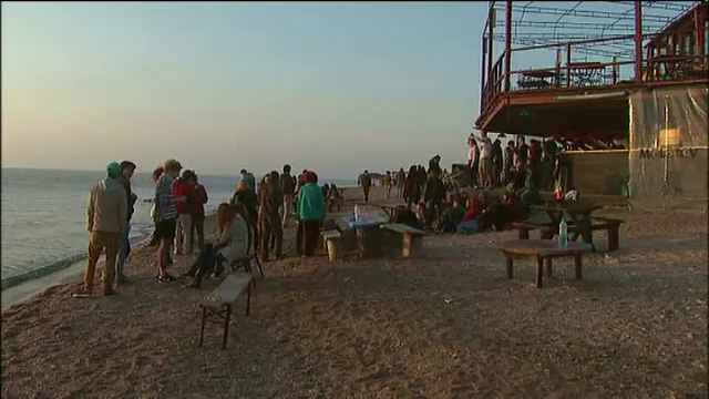 Optsprezece tineri au fost prinsi cu droguri la Mamaia si Vama Veche, de 1 mai. Politia le-a facut dosare penale