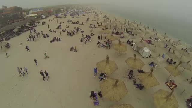 De ce tot mai multi straini se indragostesc de Vama Veche, pe care o considera unica in lume. "Asa ceva nu exista in Franta"