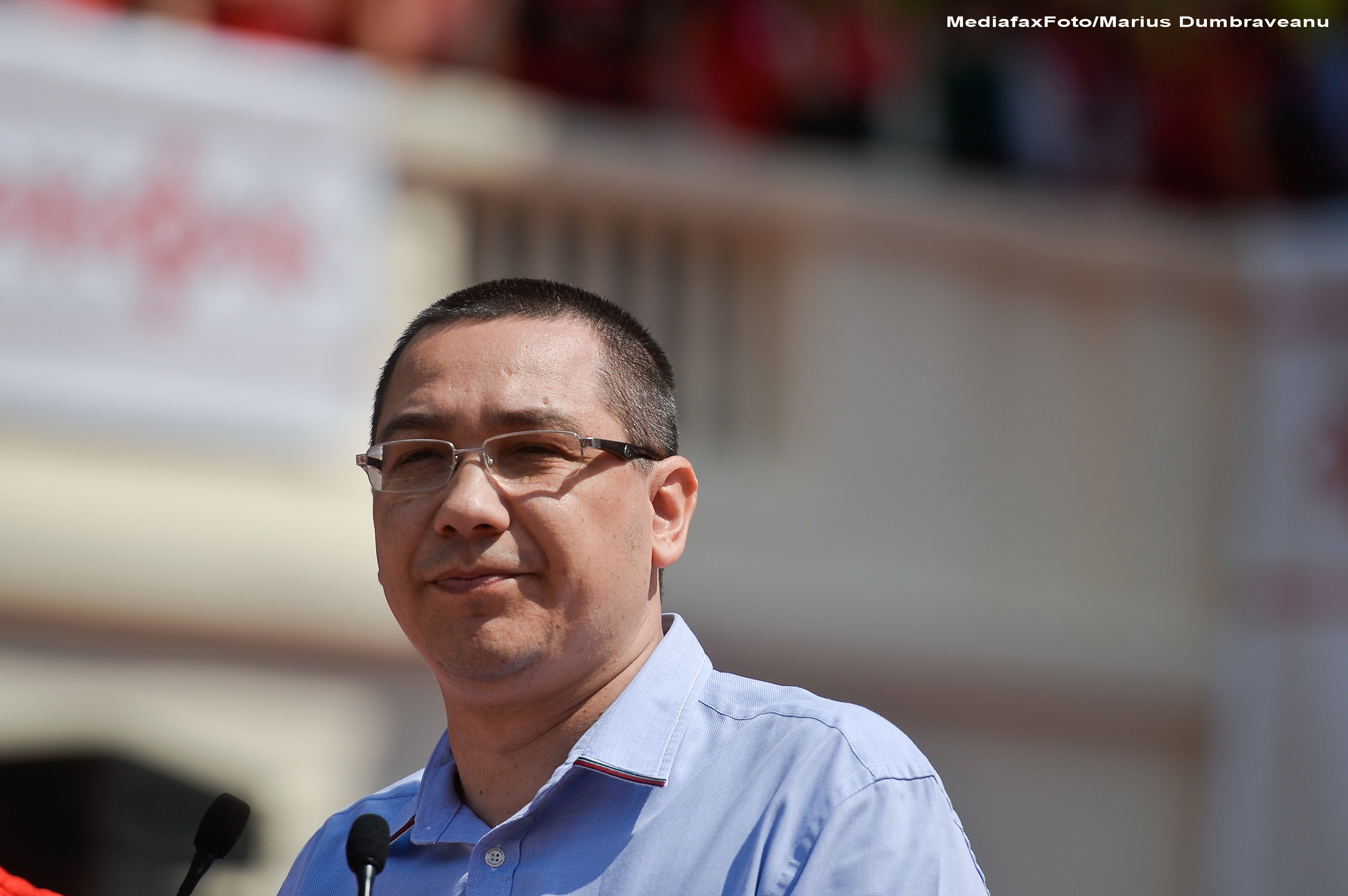 Membrii delegatiei FMI au venit la Guvern, pentru o discutie cu Ponta. Posibilitatea reducerii CAS cu 5 puncte procentuale
