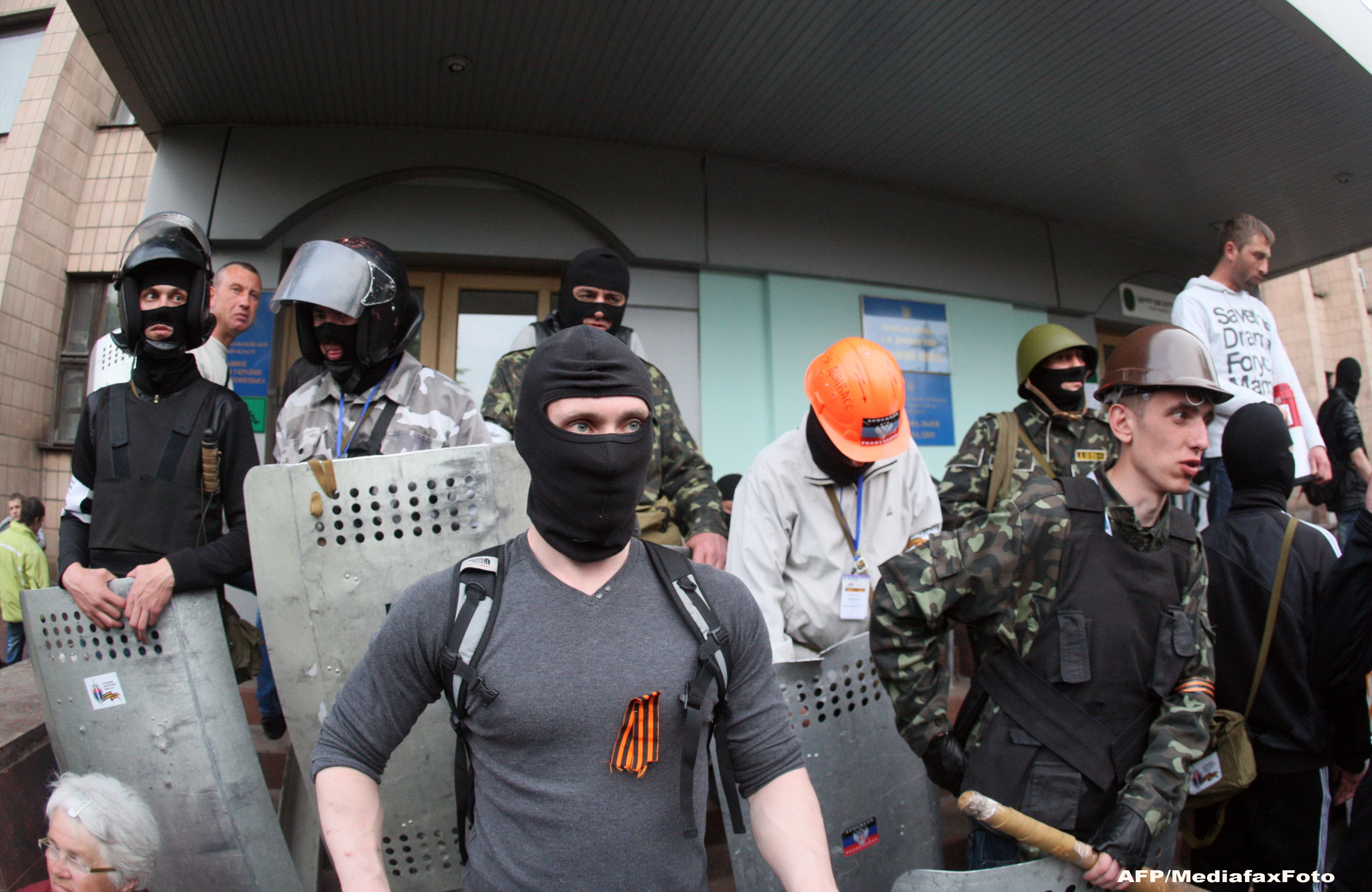 Criza din Ucraina: Rebelii prorusi au doborat un elicopter al armatei ucrainene. Rusia vorbeste despre o catastrofa umanitara