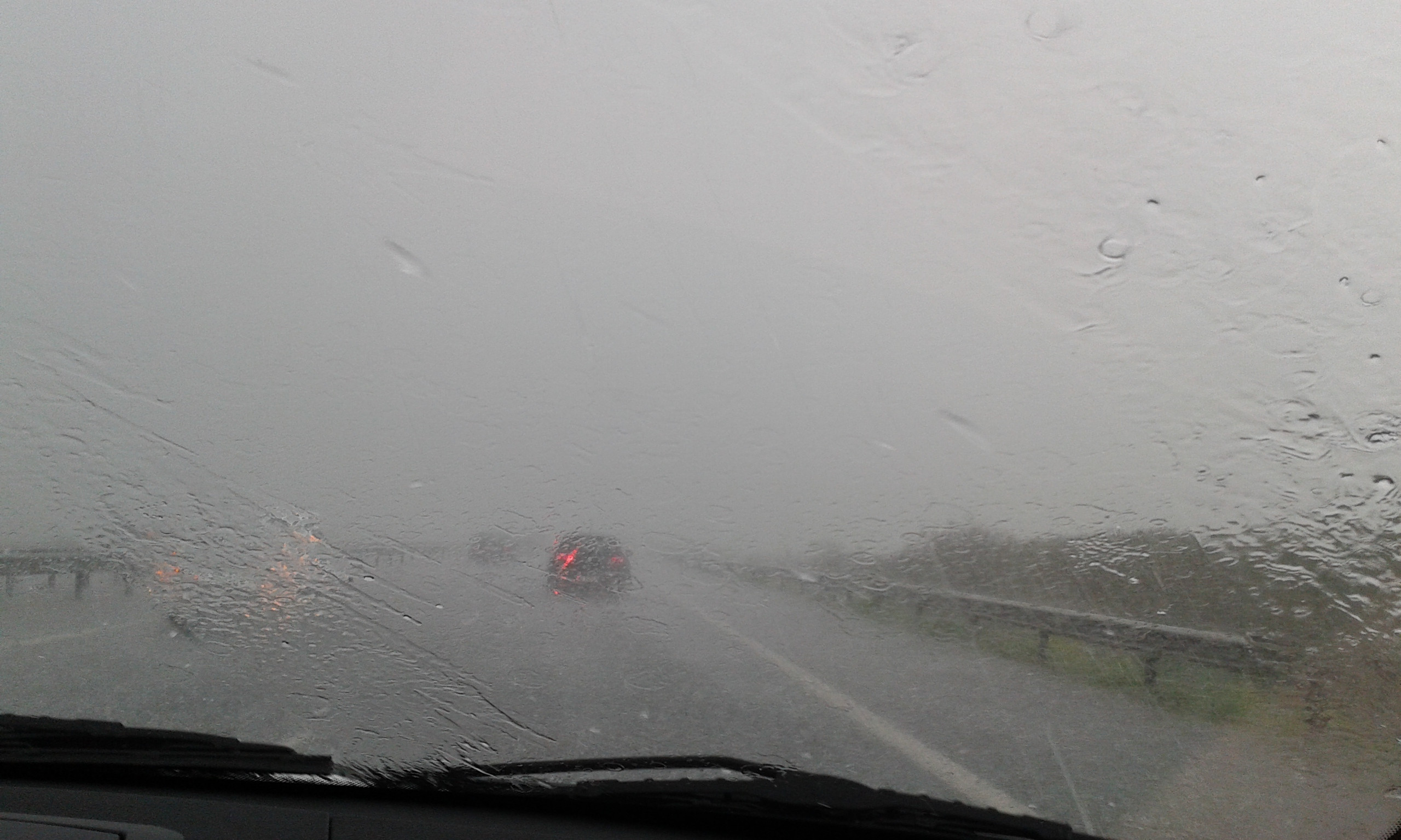 Imagini cu grindina de pe strazile din Romania, trimise de utilizatorii www.stirileprotv.ro - 14