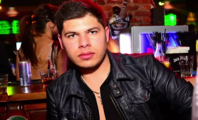 Inca o operatie pentru tanarul de 21 de ani impuscat la Satu Mare. Unul din cele 5 gloante ii este inca infipt in umar