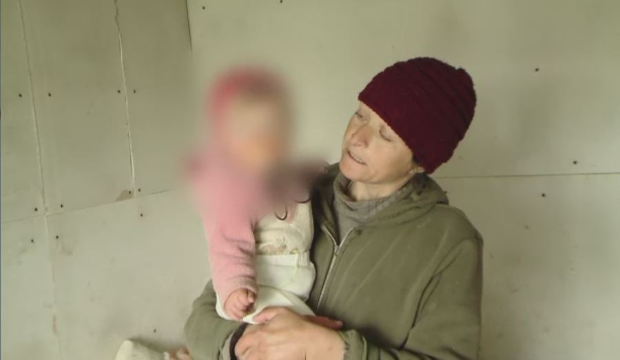 A abandonat 7 copii in grija statului. Explicatia unei mame care se pregateste sa nasca din nou: "Nu am avut bani de avort"