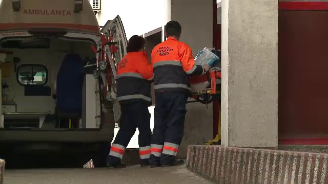 Bebelus de 7 luni, in coma la spitalul din Arad. Tatal copilului, cercetat pentru loviturile gasite la prunc