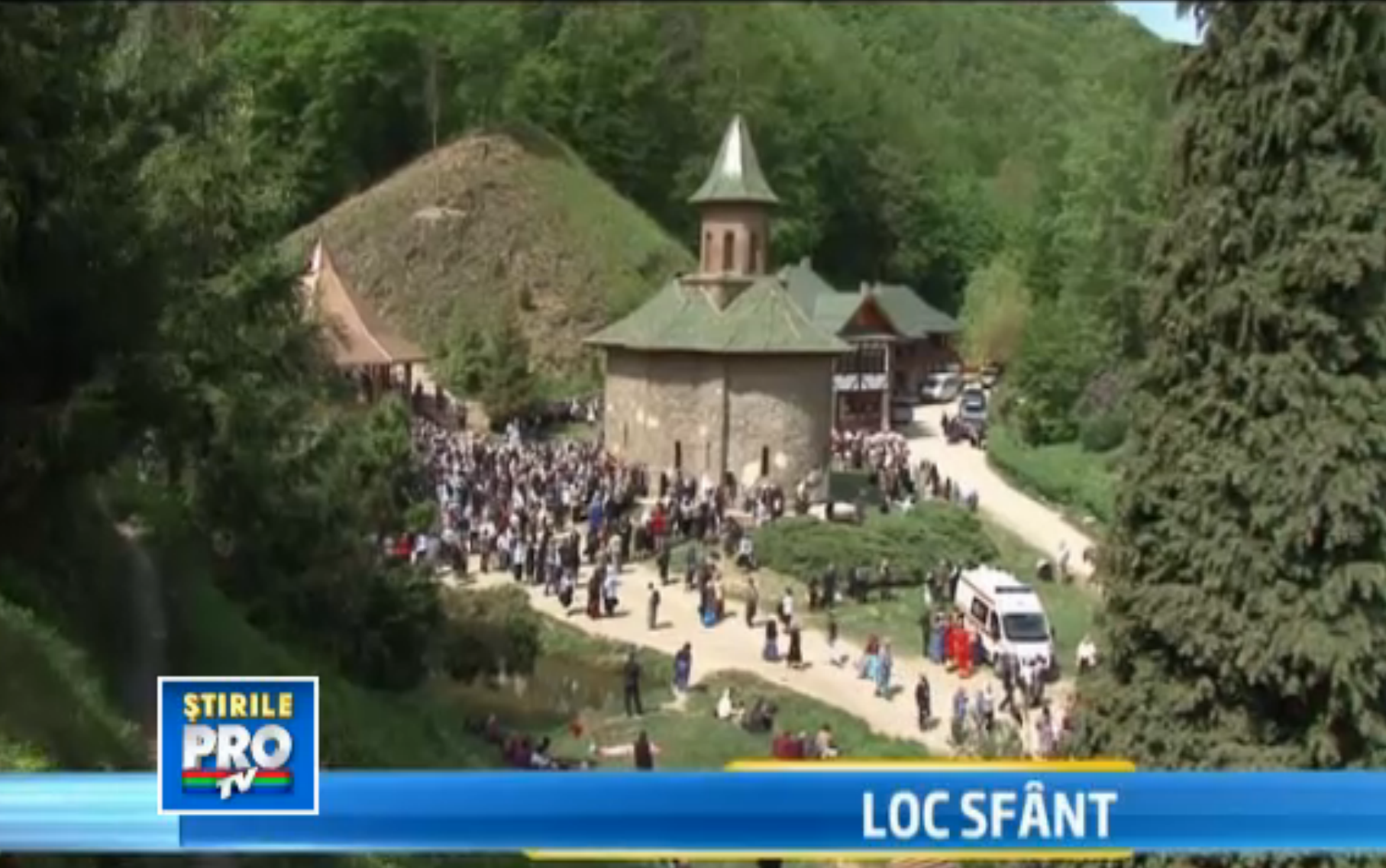 Pelerini din toata tara au ajuns la Manastirea Prislop, acolo unde are loc hramul Sfantului Ioan Evanghelistul