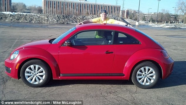 Strabate America pentru a-si cunoaste toti prietenii de pe Facebook. Noua "misiune" a unui veteran american