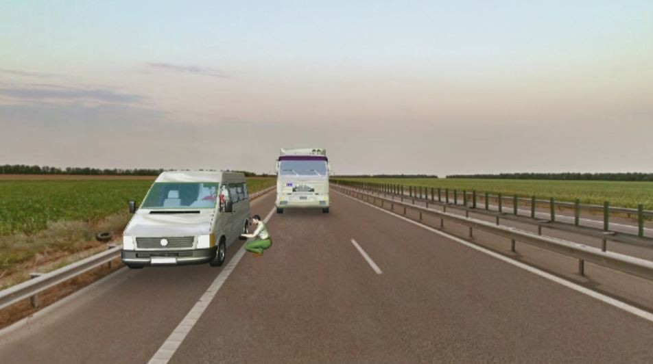 FILMUL ACCIDENTULUI de pe A1. Un tanar a murit in timp ce incerca sa schimbe o roata la un microbuz