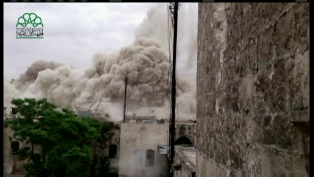 Rebelii sirieni au aruncat in aer un hotel, baza a fortelor guvernamentale. 14 oameni au murit si 100 au fost raniti