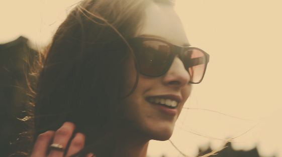 Ochelarii de soare care transforma lumea intr-un univers Instagram viu. Cum e posibil