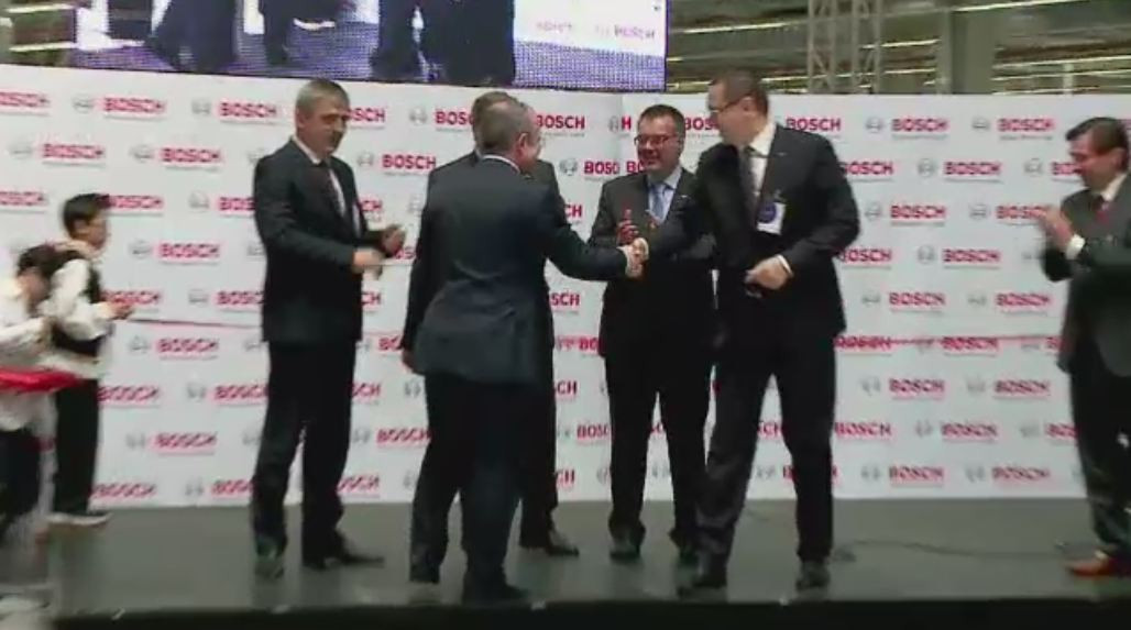 Adio, Nokia, bun venit Bosch! Victor Ponta si Emil Boc au taiat panglica noii fabrici germane de la Jucu
