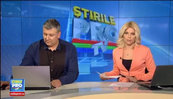 Primarul celui mai mare oras din Bolivia nu se poate abtine in fata unei femei frumoase. Ipostaza in care a fost filmat