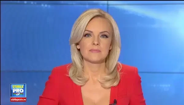 Ziua regalitatii in Romania. Regalisti convinsi din intreaga tara s-au adunat in fata statuii lui Carol I