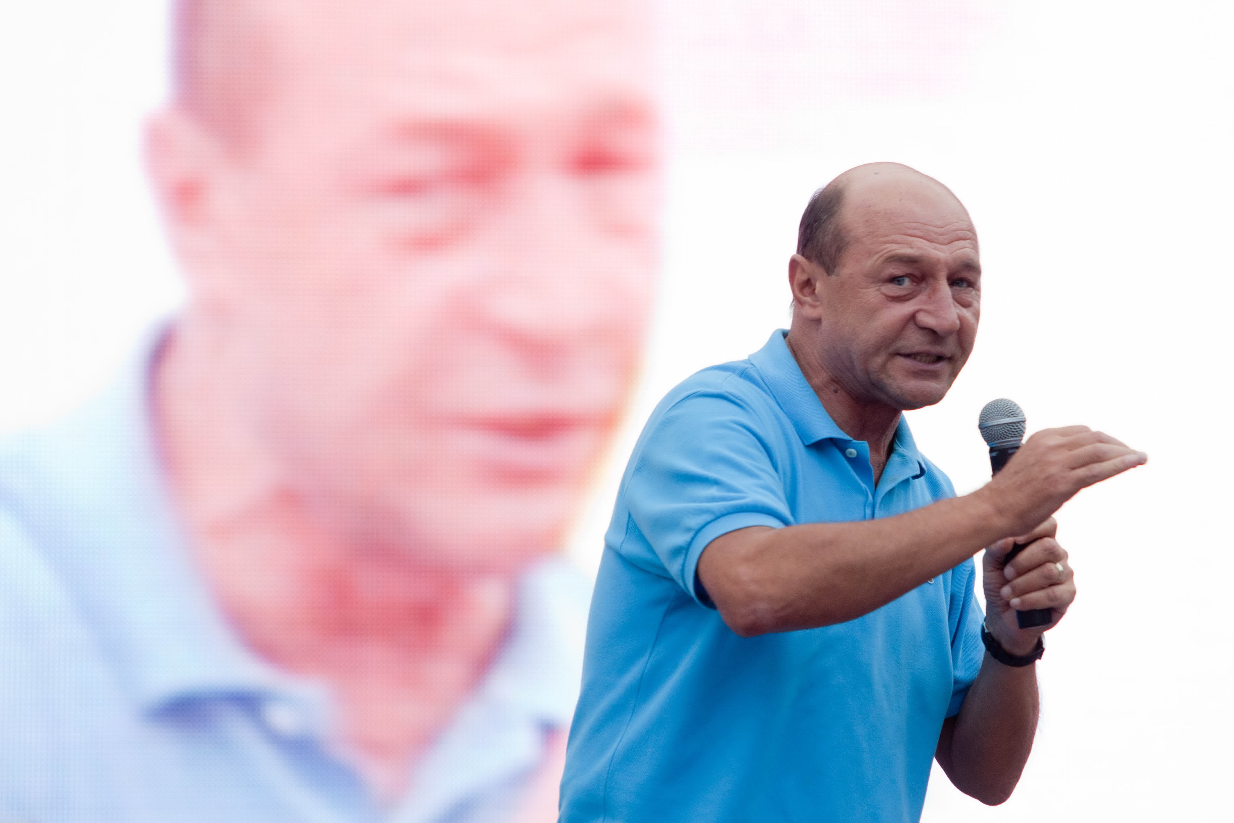 Traian Basescu isi pregateste deja "iesirea de pe scena" prezidentiala. Unde se va duce presedintele in ultima zi de mandat