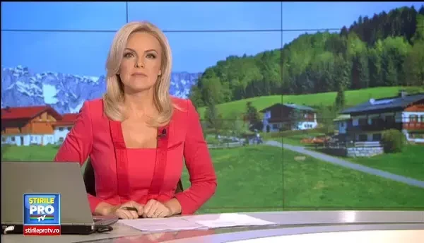 Soare, aer curat si verde crud, la inceput de mai pe platoul Bucegilor. Turistii au avut parte de o zi perfecta