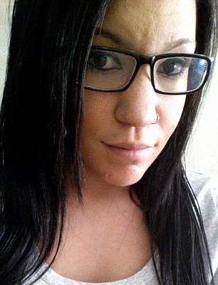 O tanara din Statele Unite si-a cunoscut mama naturala dupa ce a gasit-o in doar 15 minute pe Facebook