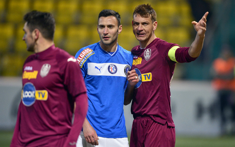 Reconstructie in jurul lui Rada. Fundasul e singurul veteran care scapa de remanierea lotului la CFR Cluj