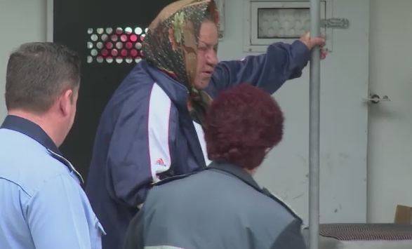 Si-a ucis iubitul cu 23 de ani mai tanar si i-a ascuns cadavrul in casa, timp de 8 zile. Explicatia femeii e aberanta