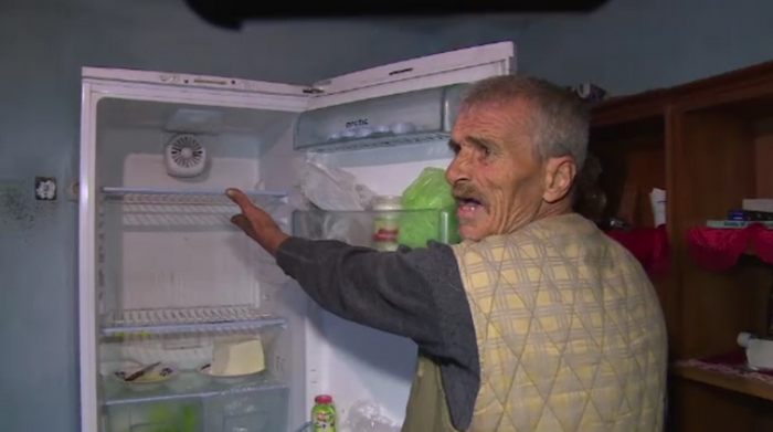 Zeci de familii din Prahova ameninta cu instanta compania de electricitate. Ce tensiune a ajuns in prizele oamenilor