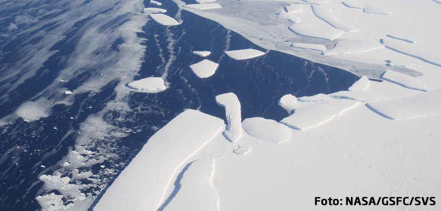 Studiu: Antarctica pierde la fiecare doi ani o cantitate de gheata echivalenta cu greutatea Everestului