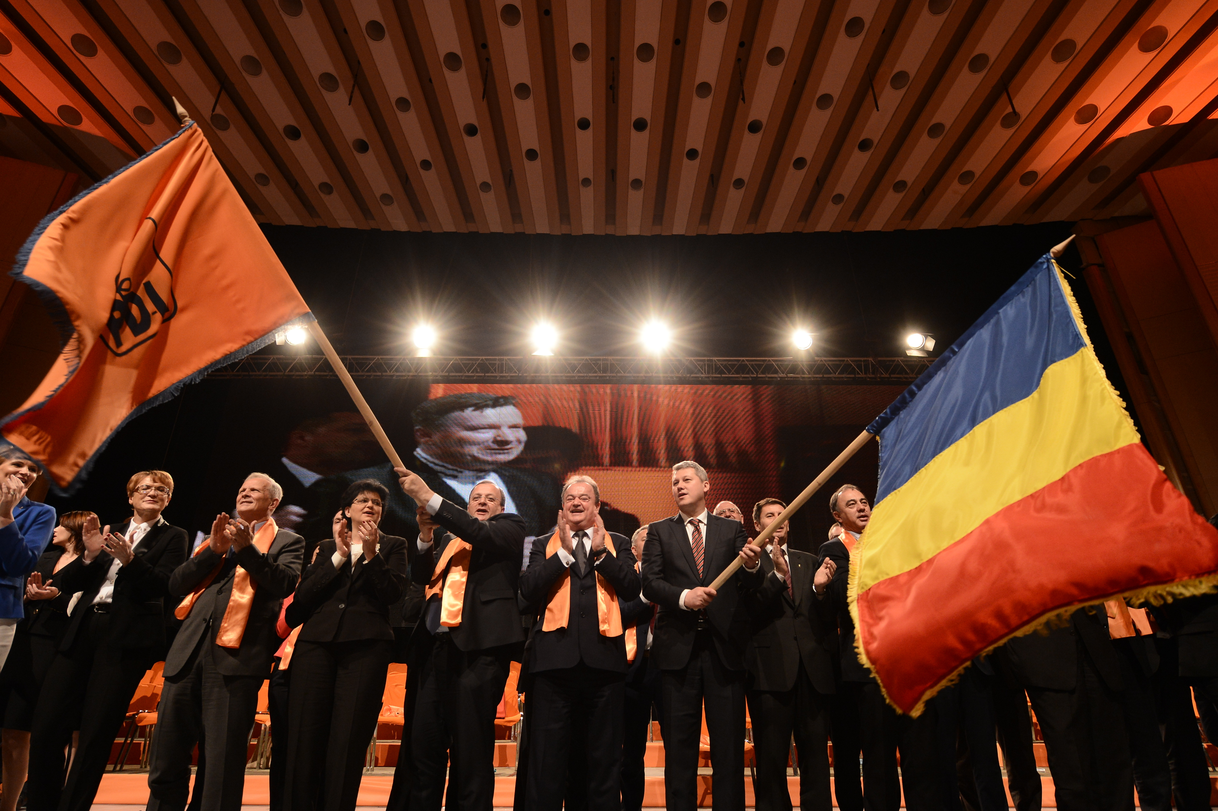 EUROPARLAMENTARE 2014: LISTA candidatilor PDL