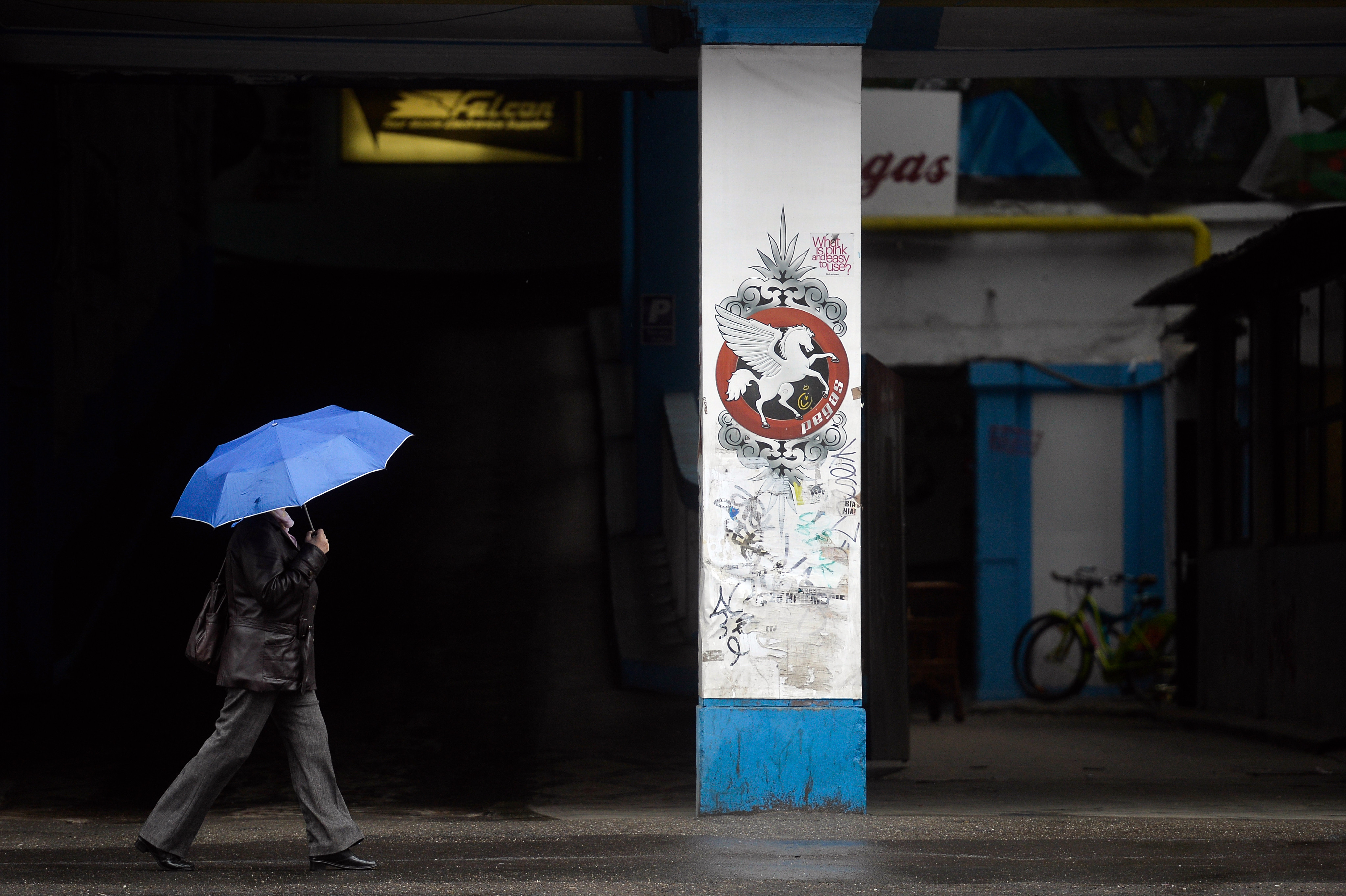 Vremea continua sa se incalzeasca, iar in unele zone va ploua slab, vineri. Prognoza meteo pentru weekend