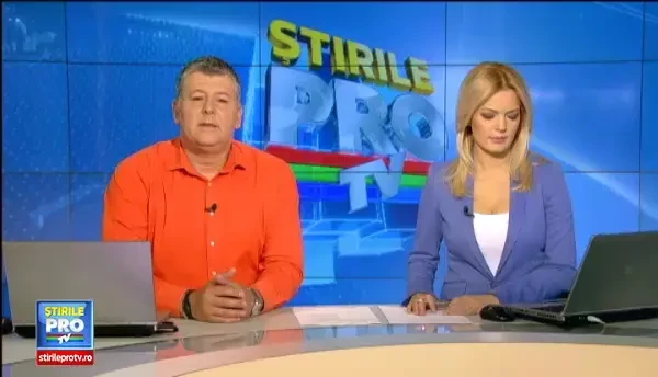 Sute de credinciosi din Blaj s-au inchinat la relicva care contine picaturi din sangele Sfantului Ioan Paul al II-lea