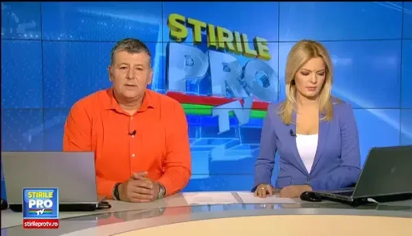 Sute de credinciosi din Blaj s-au inchinat la relicva care contine picaturi din sangele Sfantului Ioan Paul al II-lea