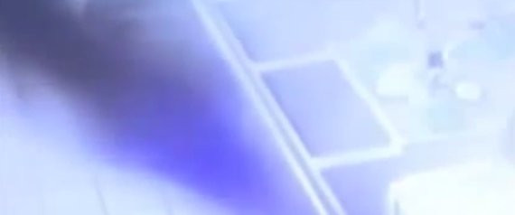 A vazut filmarea de pe camerele de supraveghere si a chemat imediat vanatorii de stafii. Ce a vazut pe ecran. VIDEO