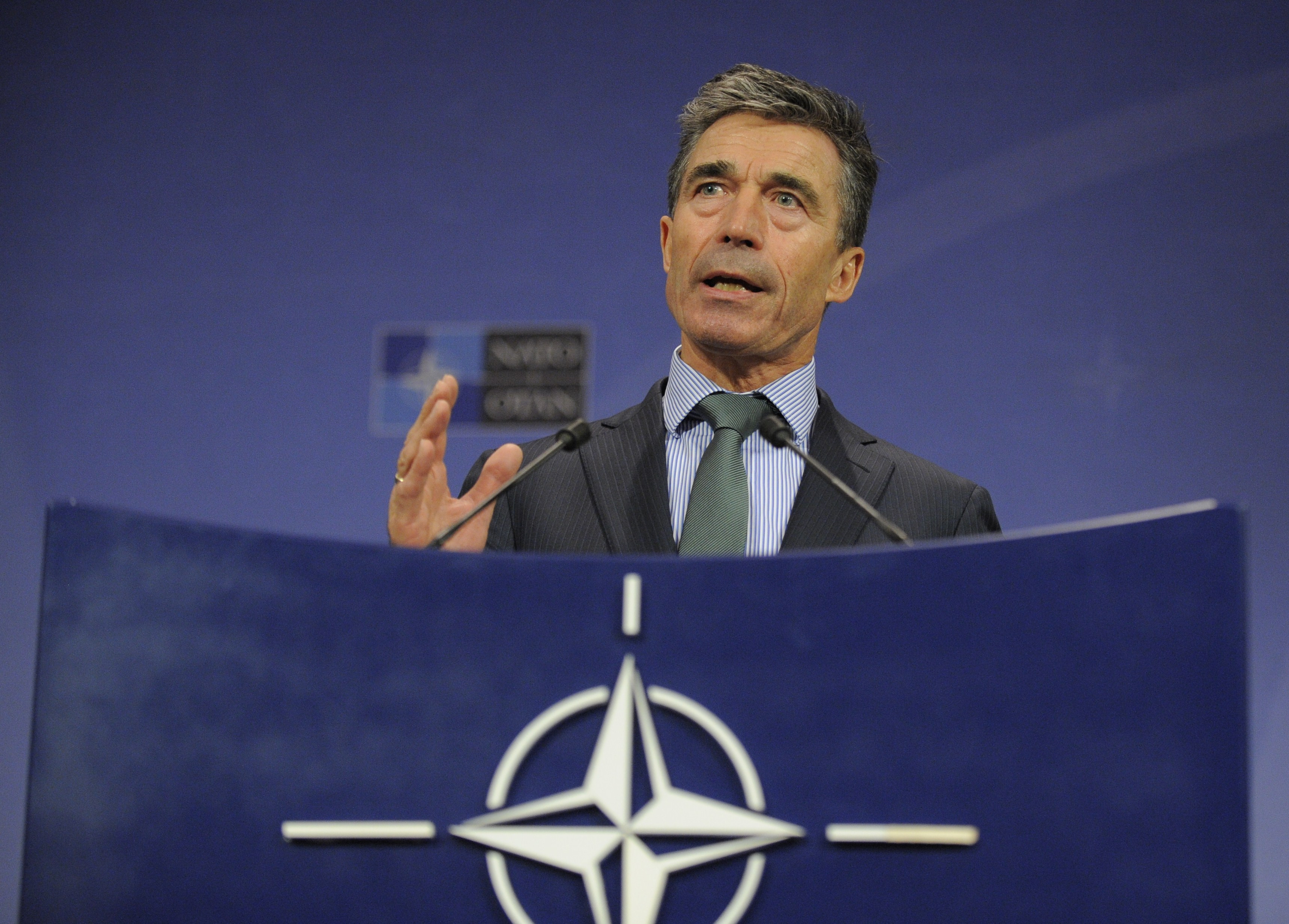Anders Fogh Rasmussen afirma ca NATO va lupta pentru teritoriul sau. "Nici sa nu se gandeasca sa agreseze un aliat"