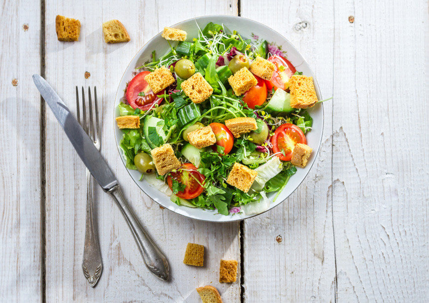 Dieta mediteraneana, perfecta pentru mentinerea sanatatii. De ce nu este recomandat sa mancam alimente fierbinti