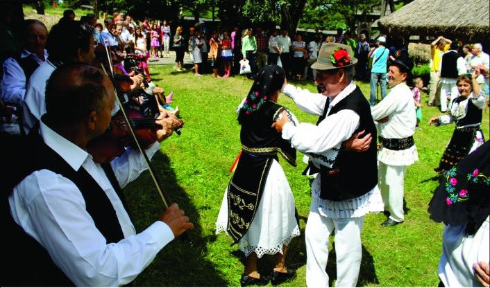 Sarbatoarea Balmosului Ardelenesc. Muzeul Etnografic al Transilvaniei ii asteapta pe gurmanzi cu balmos traditional