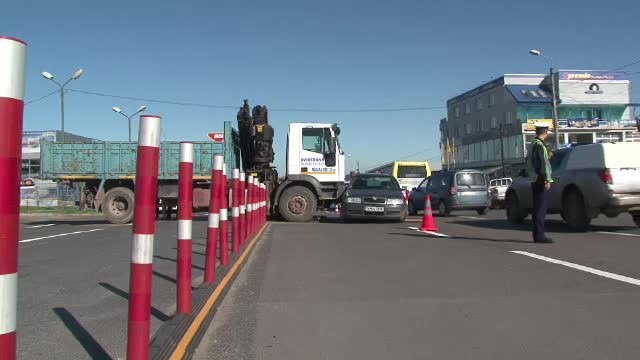 Momente de panica in Tulcea. Un camion a luat-o la vale spre o statie de autobuz, dupa ce frana de mana a cedat