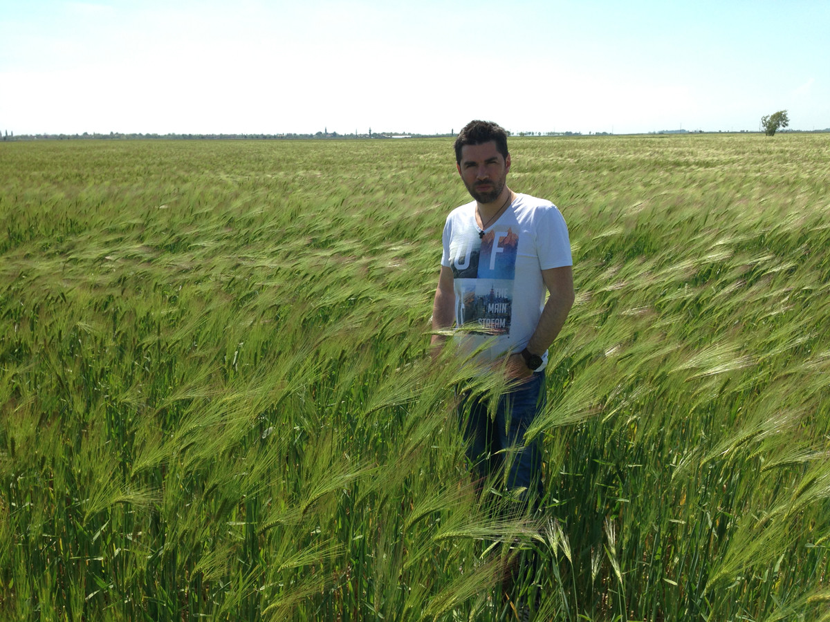 "Fara pamanturi, vom plange". Cum a devenit cel mai prost CAP comunist cea mai profitabila ferma capitalista