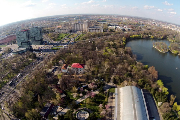 "Hai, nene, la Iunion", o carte care va poate transporta macar pentru cateva ore intr-un Bucuresti al visului frumos