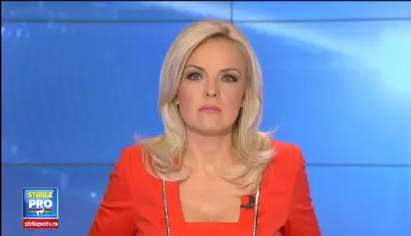 Lumanarea aprinsa pentru a face economie la curent a lasat-o fara locuinta. Incendiu devastator intr-un bloc din Tulcea