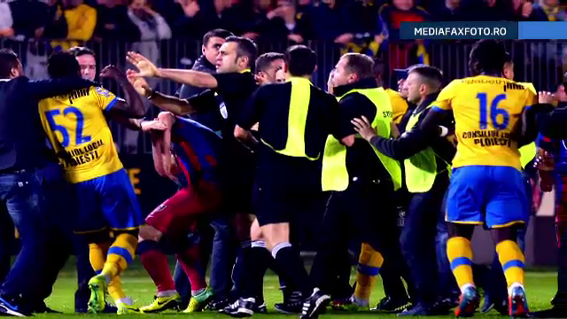 Tanar prins cu explozibil pe acoperisul stadionului, la Petrolul-Steaua. Suporteri retinuti dupa scandalul de la meci