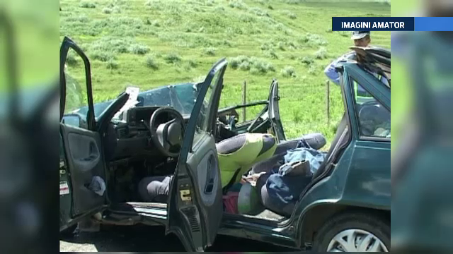 FILMUL accidentului provocat de un politist, in Tulcea. Trei oameni au fost raniti dupa impactul violent