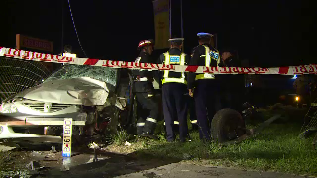 "Cadoul" cumplit pe care si l-a facut singur chiar de majorat. Trei raniti, dupa ce un tanar a intrat cu masina intr-un stalp