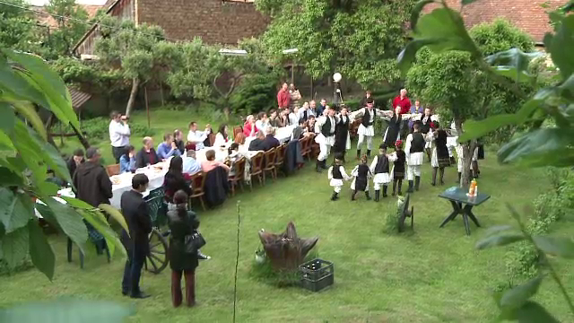 Reactia turistilor olteni atunci cand au ajuns in Ardeal. Ce bunatati le-au pus gazdele pe masa de Paste