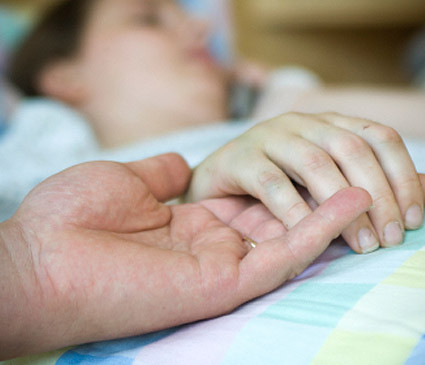 Acuzatii de malpraxis. Dupa un avort cu mai multe complicatii, pacienta a intrat in coma, iar acum nu mai poate avea copii