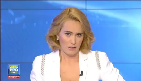 Filmul intalnirii dintre Oana Zavoranu si medicul pe care l-ar fi santajat. Ce facea mediatorul in timpul schimbului de bani