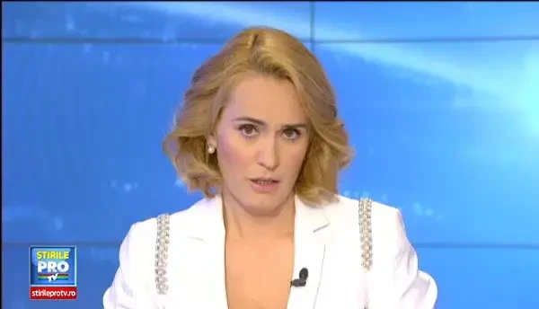 Jocuri periculoase pe calea ferata. Un tanar de 23 de ani s-a nascut a doua oara, cu tableta in mana in fata trenului