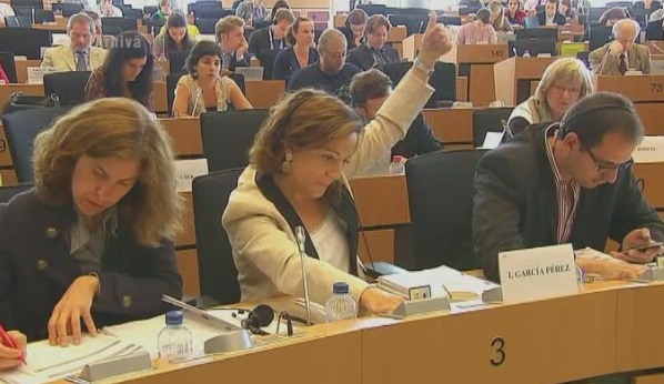 EUROPARLAMENTARE 2014. Legile de la Bruxelles: Disparitia tigarilor cu arome sau dreptul de a returna un produs in 14 zile