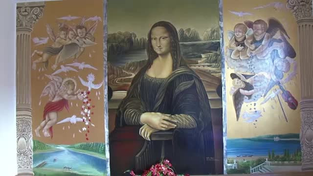 Comuna Certeze, locul unde Mona Lisa e pictata pe 300 de euro, iar casele au un singur principiu: "Mai mare ca a vecinului"
